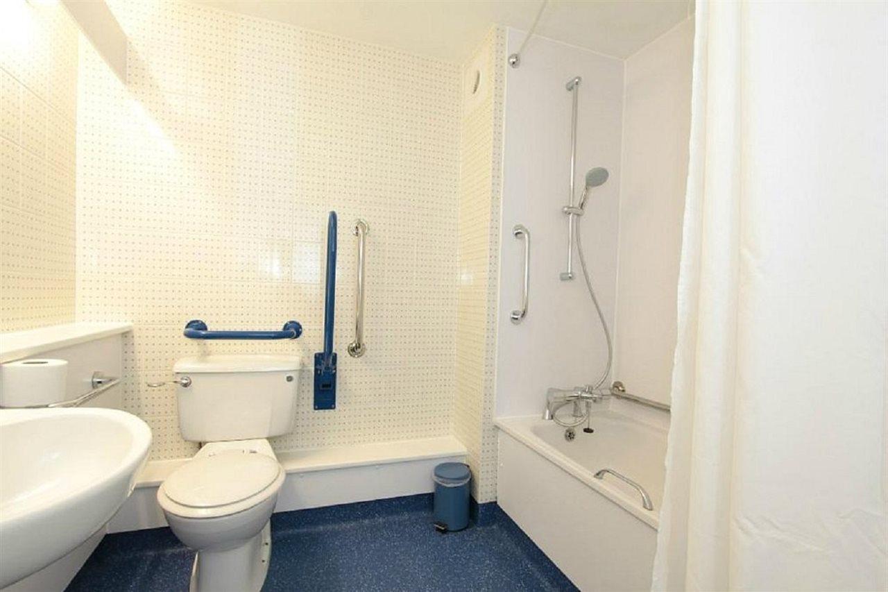 Travelodge Ipswich Stowmarket Haughley Bagian luar foto